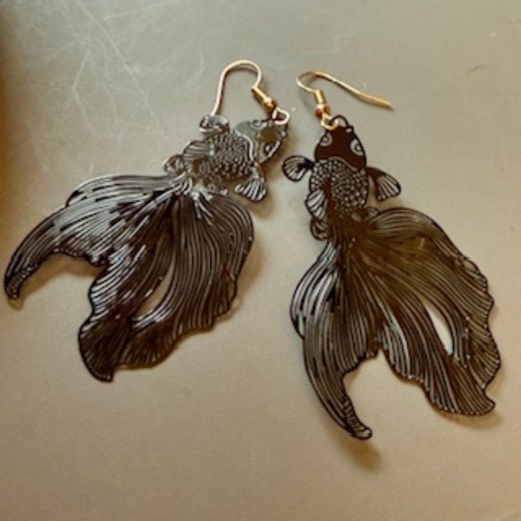 Koi fish wire earrings - Picture 3 of 4